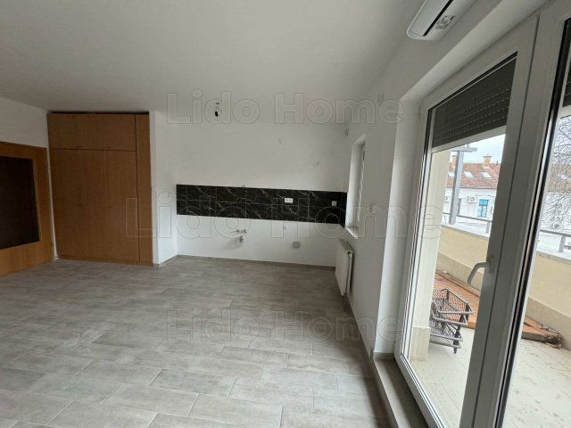 Eladó téglalakás, Siófokon 77.5 M Ft, 3 szobás