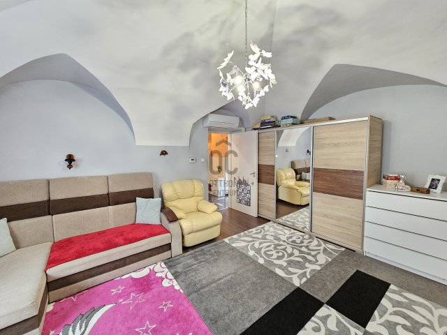 Eladó téglalakás, Kőszegen 43.9 M Ft, 2 szobás