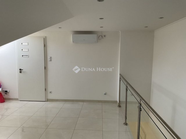 Eladó családi ház, Csévharaszton 175 M Ft, 6 szobás