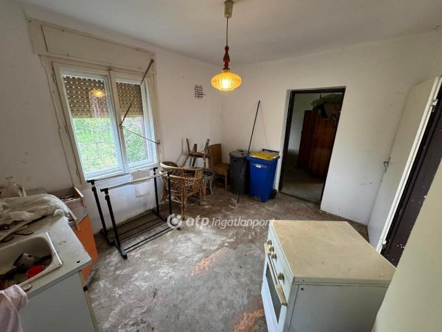 Eladó családi ház, Cegléden 17 M Ft, 1 szobás