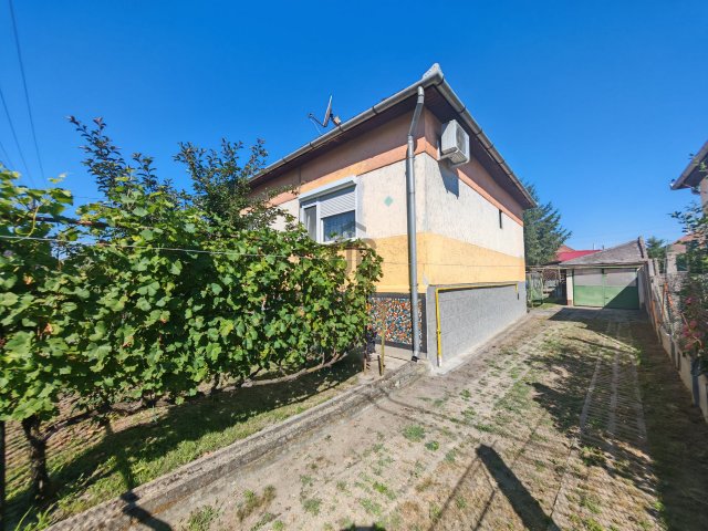 Eladó családi ház, Esztergomban 58 M Ft, 3 szobás