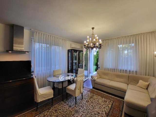 Eladó téglalakás, Siófokon 119.9 M Ft, 3 szobás