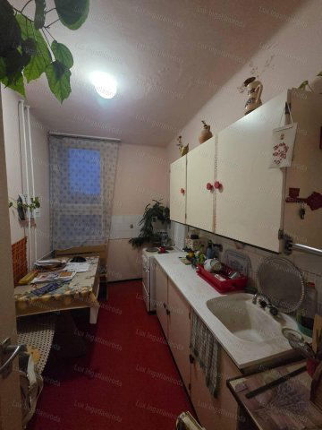 Eladó téglalakás, Oroszlányban 30 M Ft, 2 szobás