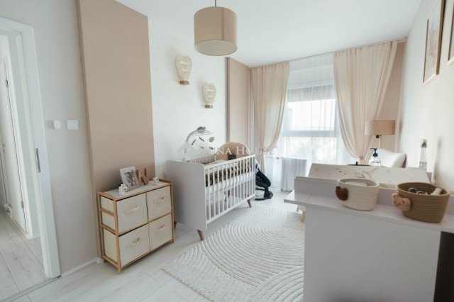 Eladó panellakás, Pécsett 62.5 M Ft, 3 szobás