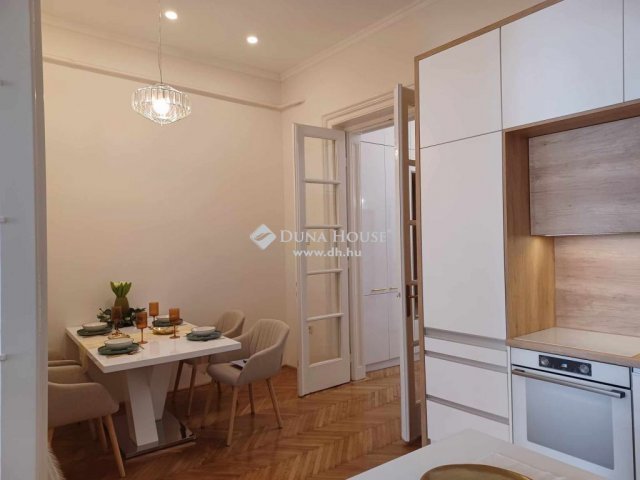 Eladó téglalakás, Budapesten, VII. kerületben 90 M Ft, 2 szobás