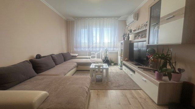 Eladó panellakás, Szegeden, Cső utcában 59.9 M Ft, 3 szobás