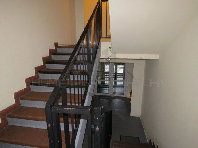 Kiadó panellakás, albérlet, Győrött 180 E Ft / hó, 3 szobás