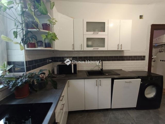 Eladó téglalakás, Budapesten, X. kerületben 44.9 M Ft, 1 szobás