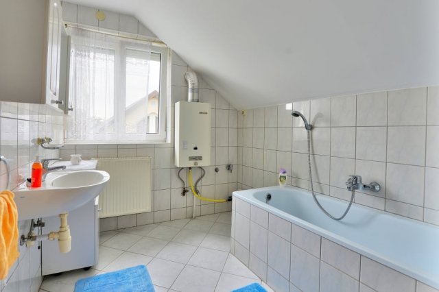 Eladó családi ház, Székesfehérvárott 94.9 M Ft, 3 szobás