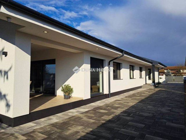 Eladó családi ház, Nyíregyházán 121 M Ft, 4 szobás