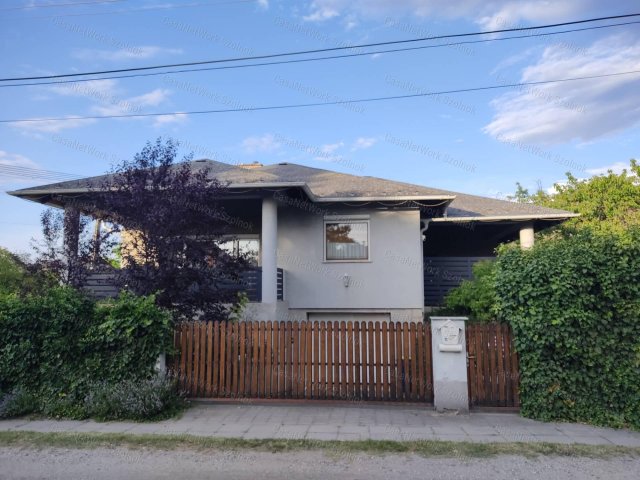 Eladó családi ház, Farmoson 79 M Ft, 4 szobás