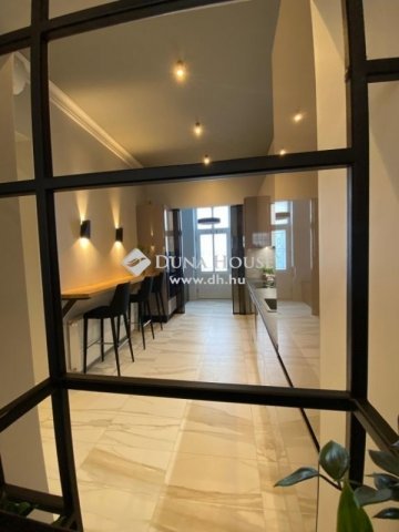 Eladó téglalakás, Budapesten, VI. kerületben 308 M Ft, 5 szobás