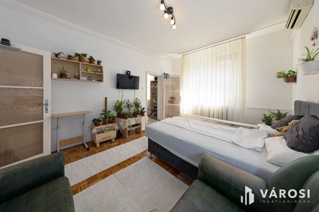 Eladó téglalakás, Szegeden 49.99 M Ft, 2 szobás