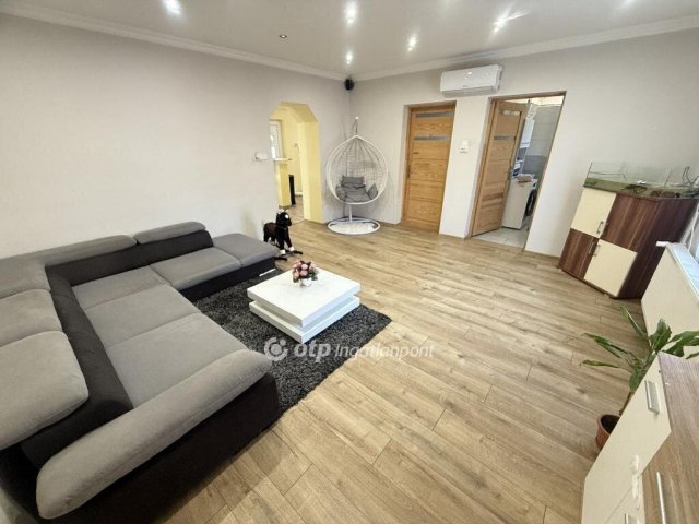 Eladó családi ház, Tiszakécskén 69.9 M Ft, 2 szobás