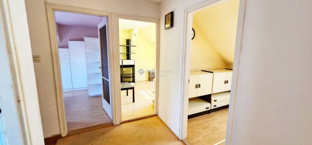 Eladó családi ház, Szombathelyen 69 M Ft, 6+2 szobás