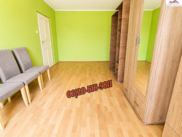 Eladó panellakás, Dunaújvárosban 30.9 M Ft, 2 szobás