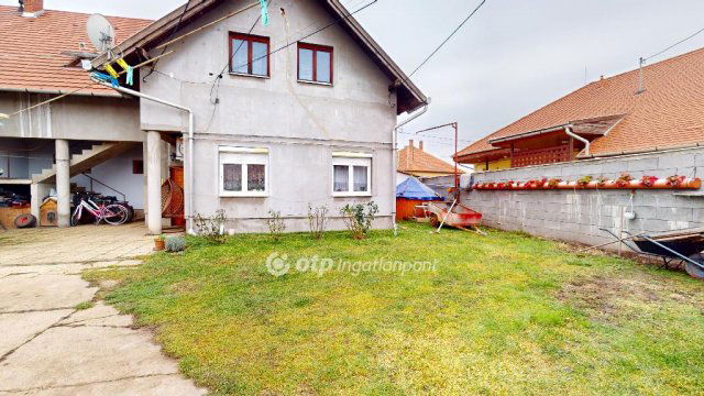 Eladó téglalakás, Mezőkeresztesen 26.9 M Ft, 2+2 szobás