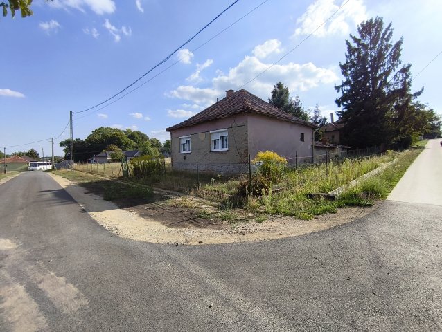 Eladó családi ház, Rózsaszentmártonon 16.9 M Ft, 2 szobás