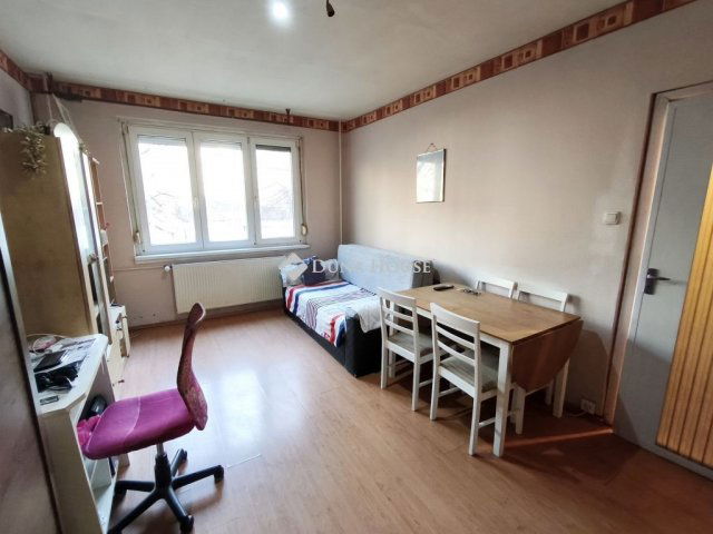 Eladó panellakás, Dunaújvárosban 22.5 M Ft, 1+1 szobás