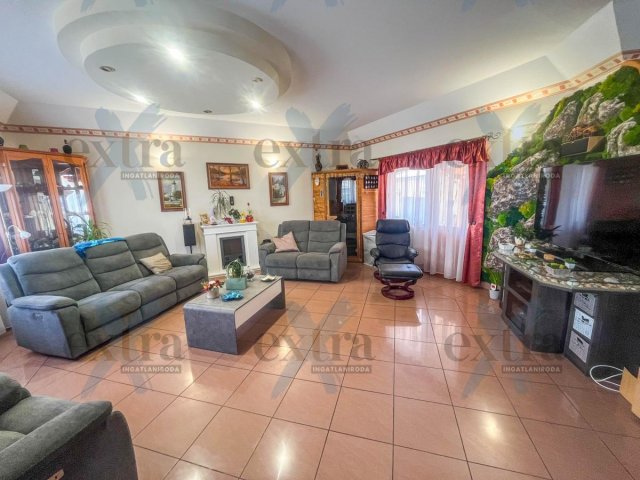 Eladó családi ház, Hódmezővásárhelyen 119 M Ft, 4 szobás