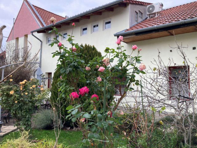 Eladó családi ház, Budapesten, XV. kerületben 117.5 M Ft