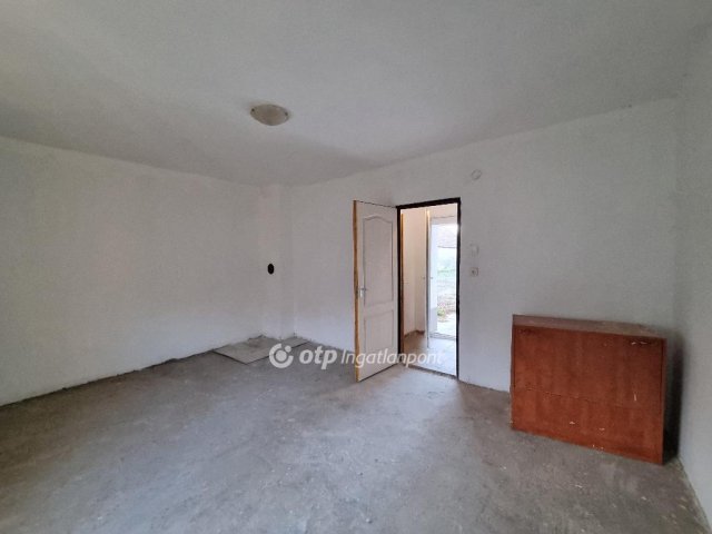 Eladó családi ház, Kemenesszentpéteren 17.3 M Ft, 2 szobás