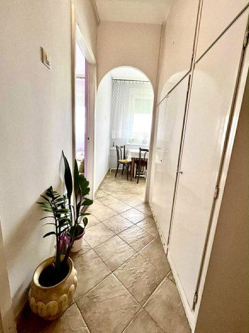 Eladó panellakás, Kecskeméten 49.9 M Ft, 3 szobás