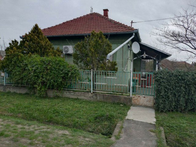 Eladó családi ház, Mezőtúron 16 M Ft, 2+1 szobás