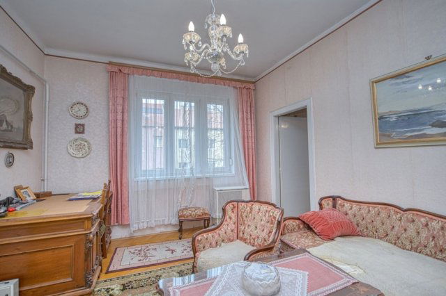 Eladó téglalakás, Pécsett 64.9 M Ft, 4 szobás