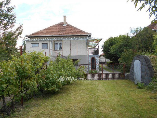 Eladó családi ház, Edelényben 32.8 M Ft, 5+1 szobás