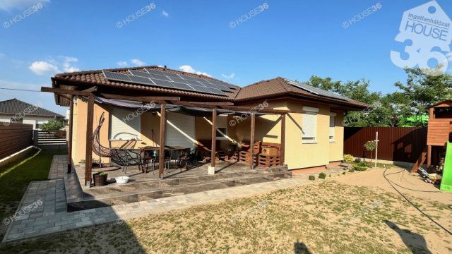 Eladó családi ház, Ballószögön 79.9 M Ft, 5 szobás