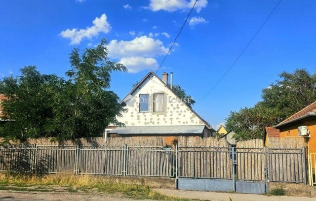 Eladó családi ház, Délegyházán 40 M Ft, 3 szobás
