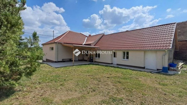 Eladó családi ház, Bakonyán 38.5 M Ft, 2 szobás