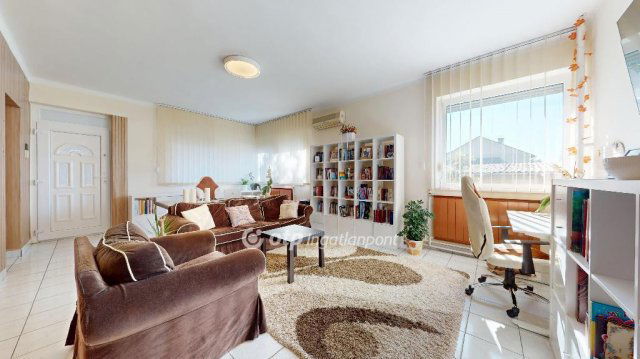 Eladó ikerház, Nyíregyházán 119.7 M Ft, 5+2 szobás