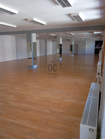 Kiadó ipari ingatlan, Szekszárdon 612 E Ft / hó