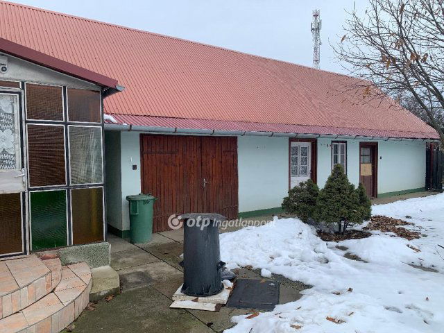 Eladó családi ház, Tiszapüspökin 21 M Ft, 2 szobás