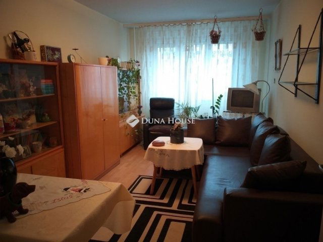 Eladó panellakás, Budapesten, III. kerületben 65.9 M Ft, 2 szobás