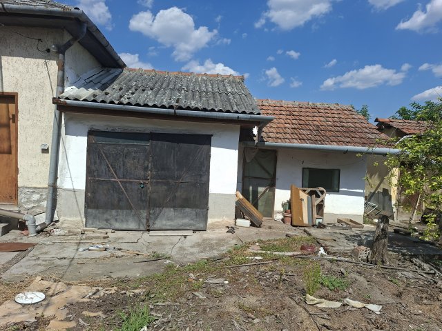 Eladó családi ház, Besenyőtelken 20.5 M Ft, 3 szobás