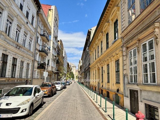 Eladó téglalakás, Budapesten, VIII. kerületben 94.9 M Ft