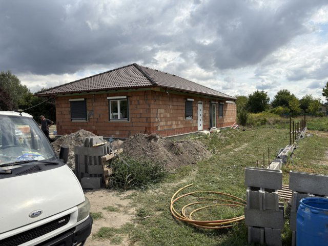 Eladó ikerház, Szigetszentmártonban, Vasút utcában 78 M Ft
