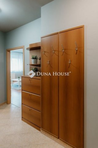 Eladó téglalakás, Veszprémben 76.9 M Ft, 2 szobás