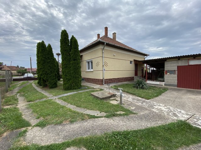 Eladó családi ház, Egyeken, Csokonai utcában 26.9 M Ft, 2 szobás
