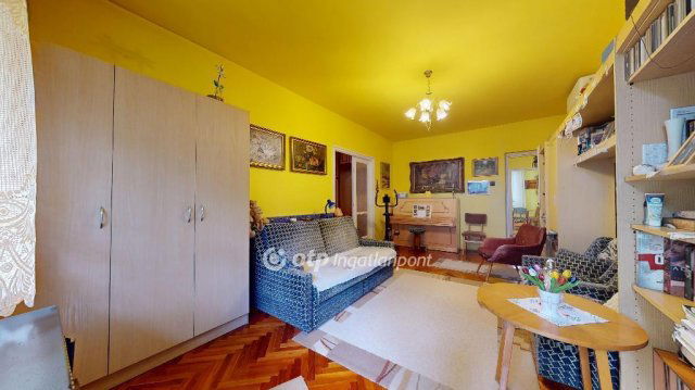 Eladó téglalakás, Nyíregyházán 59.9 M Ft, 3 szobás