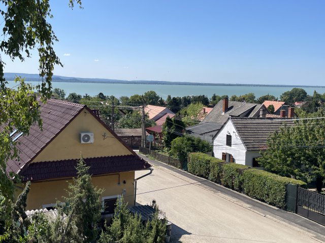 Eladó sorház, Révfülöpön 84.9 M Ft, 3 szobás