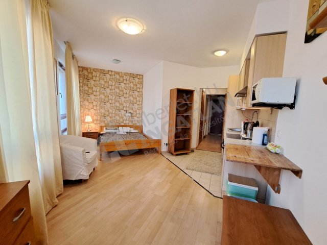 Kiadó téglalakás, albérlet, VI. kerületben, Király utcában