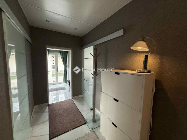 Eladó családi ház, Tiszanánán 72 M Ft, 5 szobás