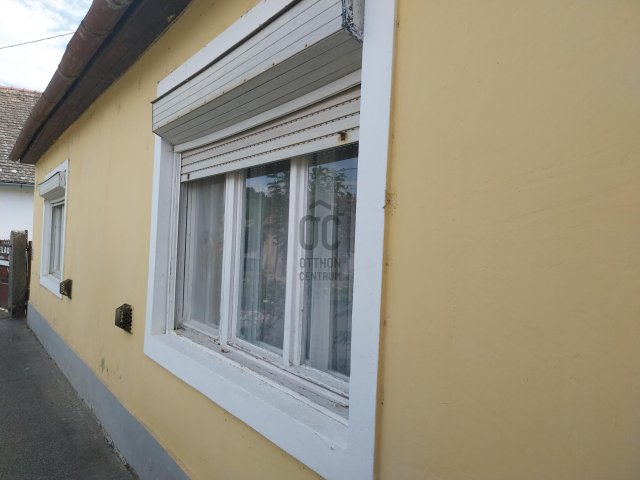 Eladó családi ház, Szekszárdon 29.699 M Ft, 3 szobás
