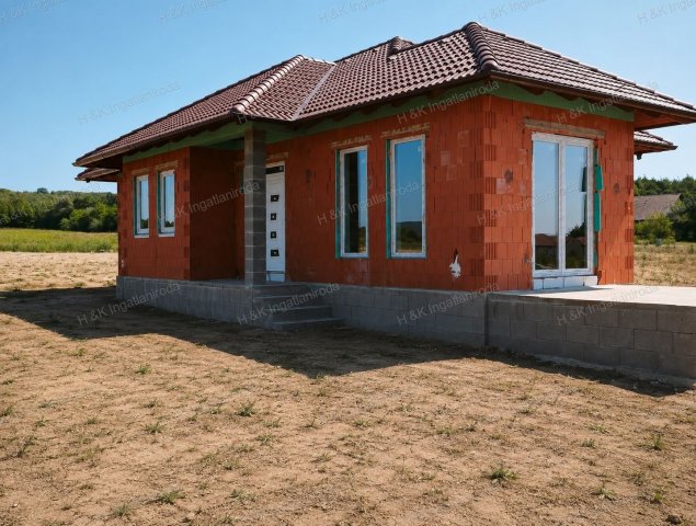 Eladó családi ház, Csörögön 91.49 M Ft, 4 szobás