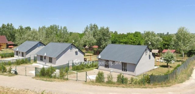 Eladó nyaraló, Békésszentandráson 130 M Ft, 2+2 szobás