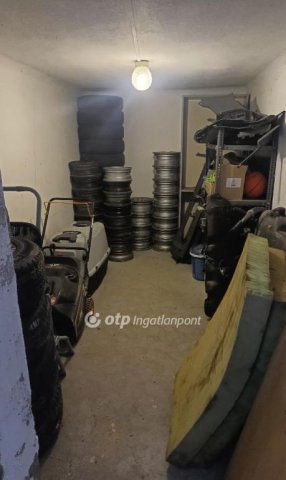 Eladó családi ház, Pécsett 79 M Ft, 3+1 szobás